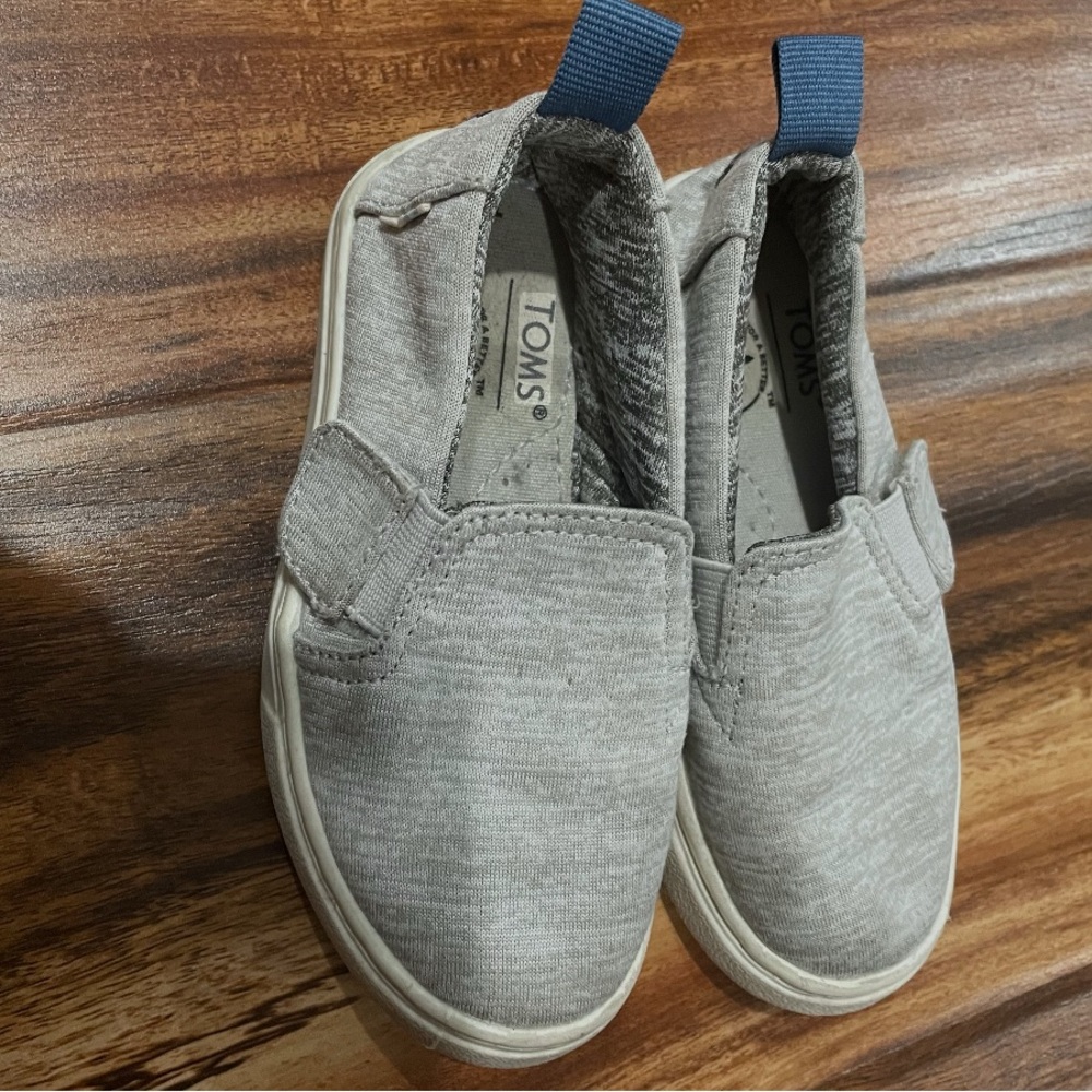 Tom’s Toddlers Slip on’s